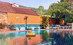 Baankasemsuk Resort 般咔 深宿