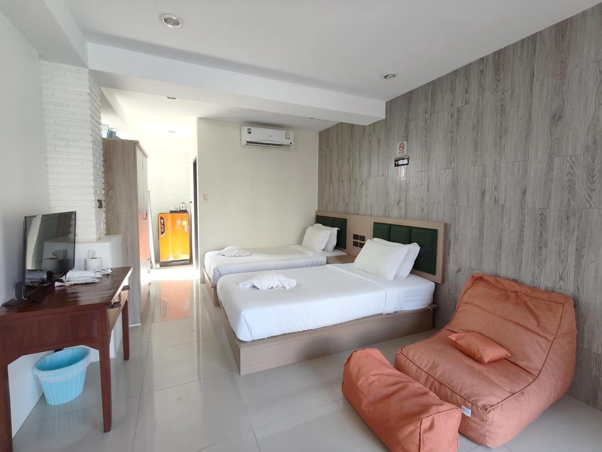 Baankasemsuk Resort 般咔 深宿 Patong Exteriör bild
