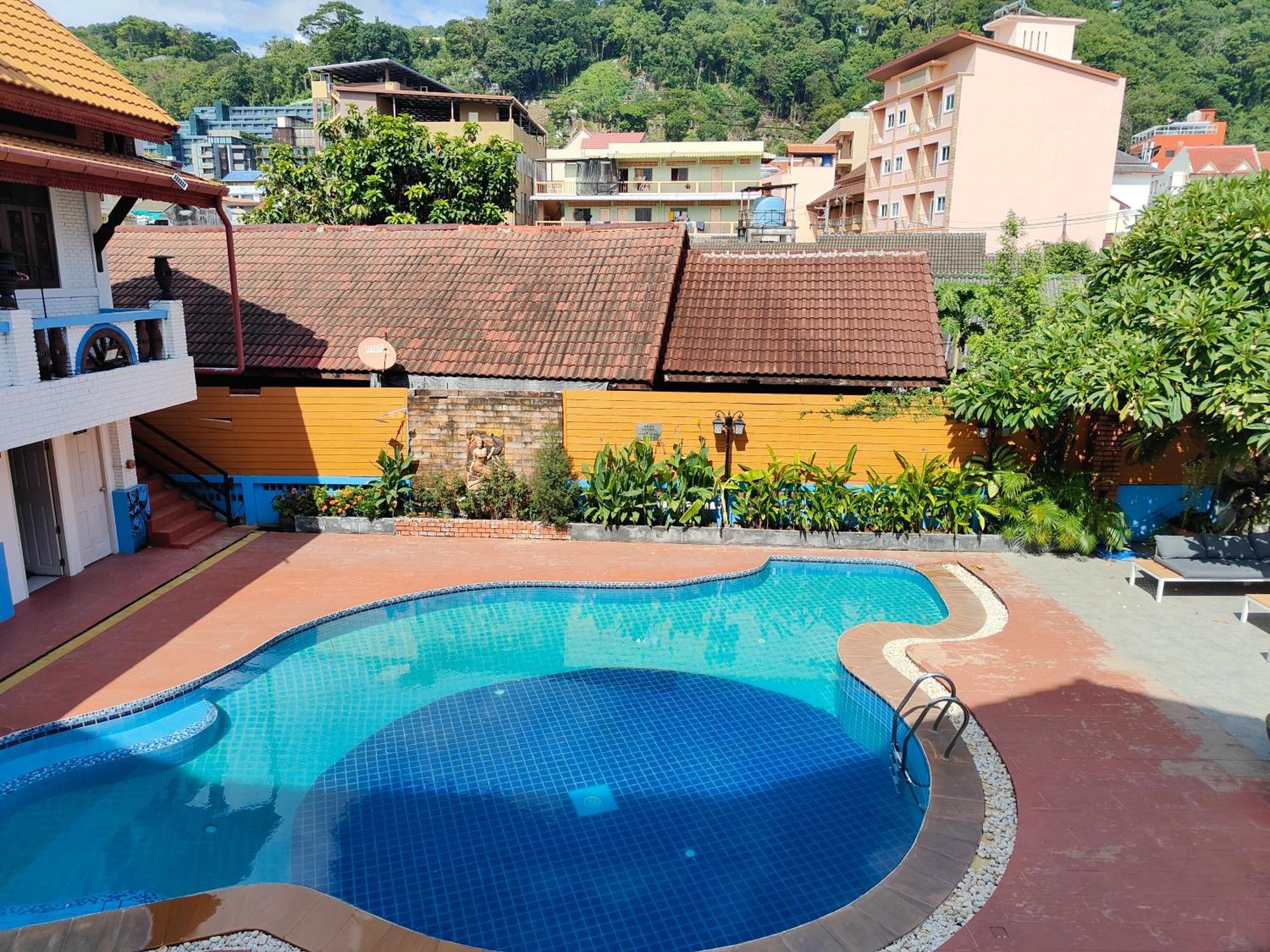 Baankasemsuk Resort 般咔 深宿 Patong Exteriör bild