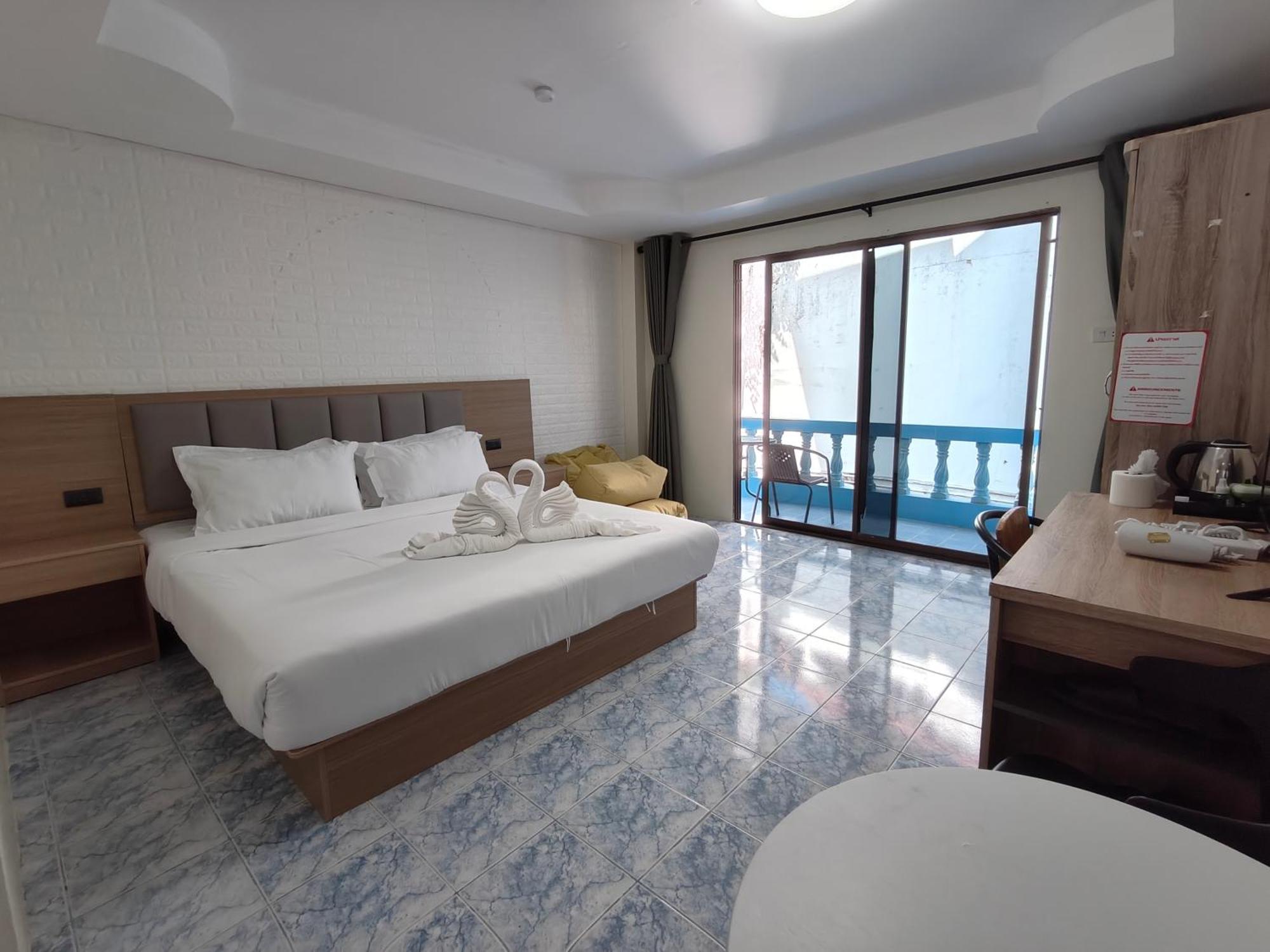 Baankasemsuk Resort 般咔 深宿 Patong Exteriör bild