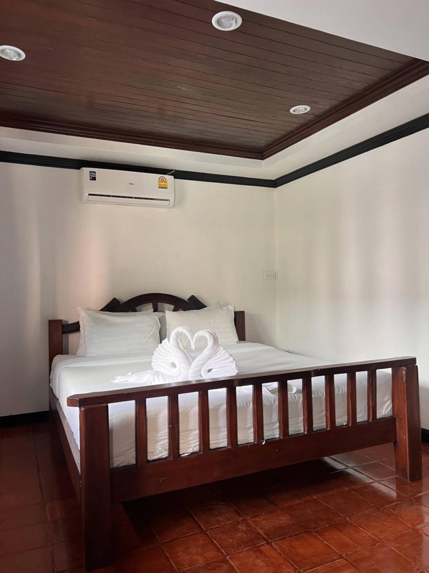 Baankasemsuk Resort 般咔 深宿 Patong Exteriör bild