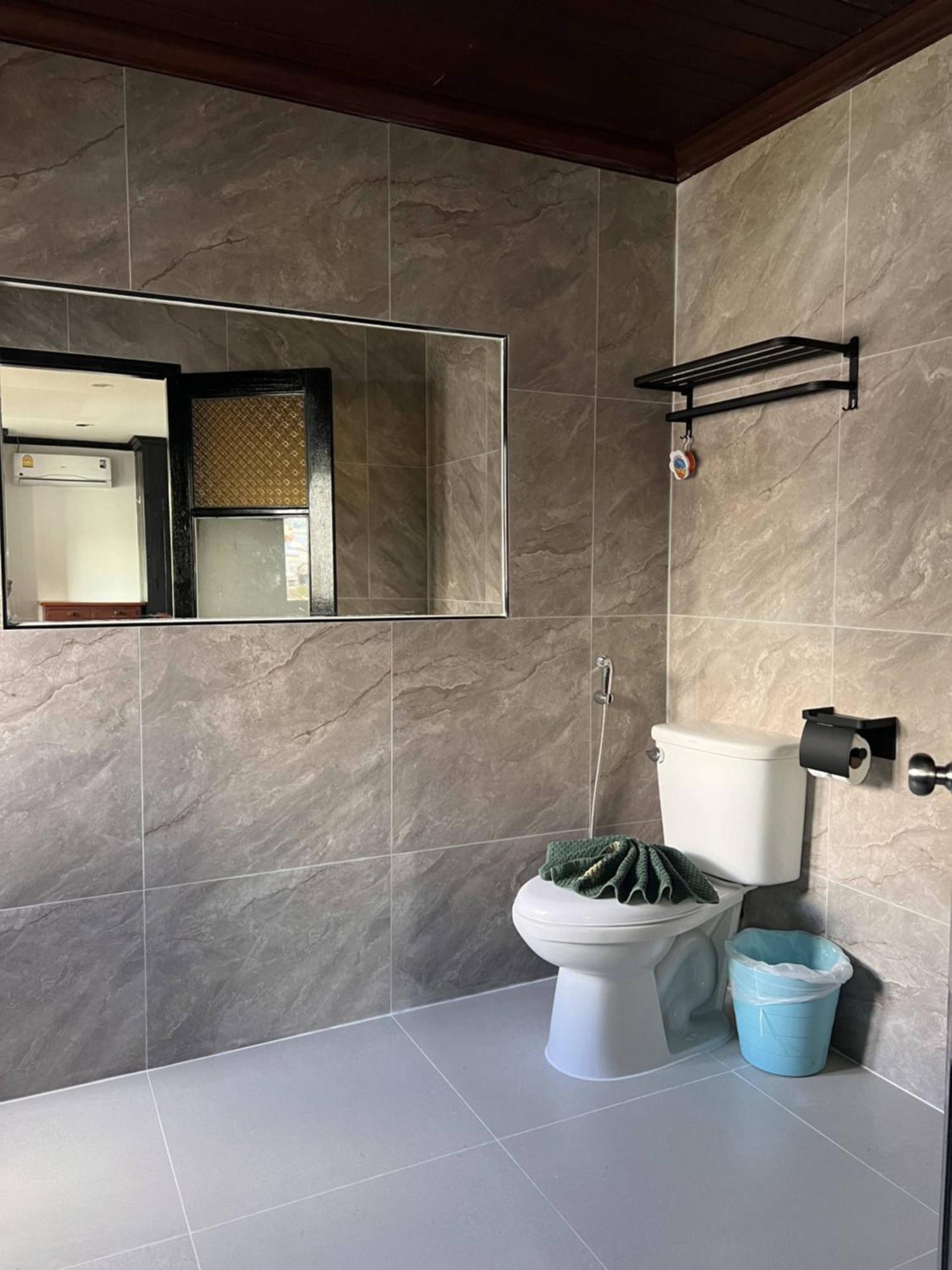 Baankasemsuk Resort 般咔 深宿 Patong Exteriör bild